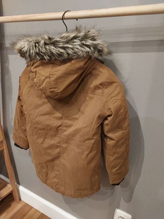 Śliczna zimowa kurtka i kurtka wiatrówka