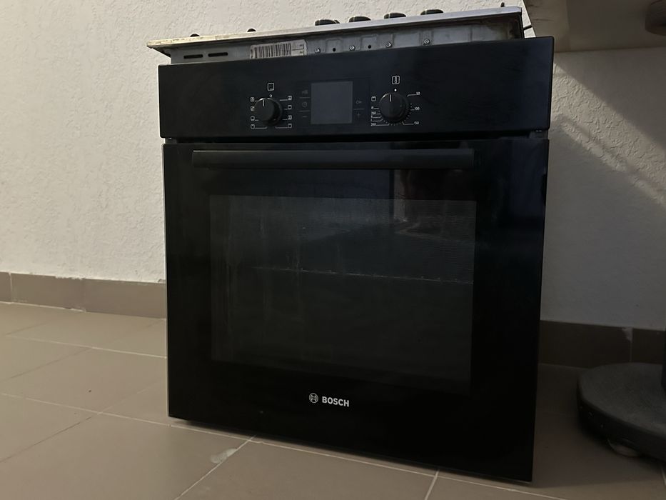 Духовка з варильною поверхнею Bosch HBA23B261E