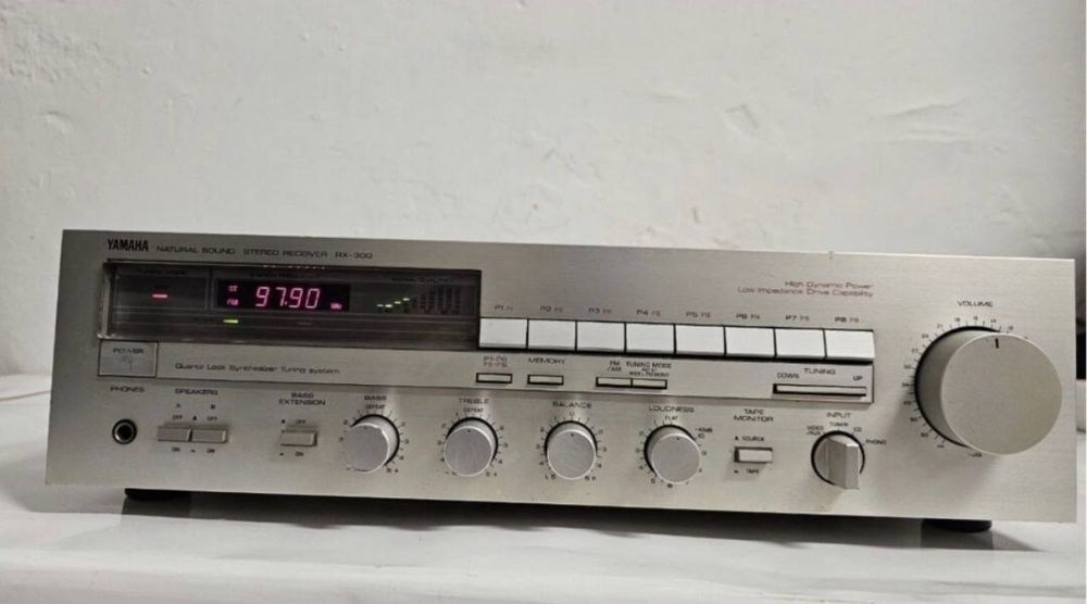 Amplituner Yamaha R-300. Made in Japan