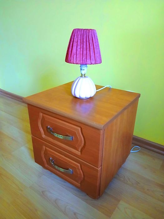 Zestaw mebli do sypialni: Łóżko + Komoda + 2 Szafki nocne | Lampki + Narzuta GRATIS!
