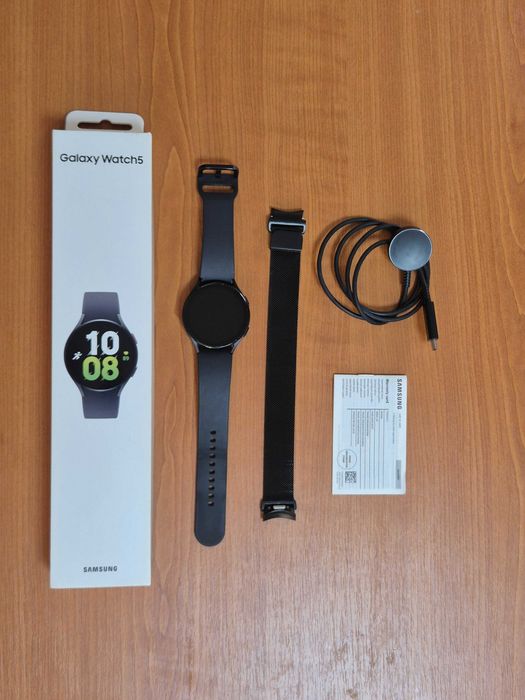 Продам смарт годинник galaxy watch 5