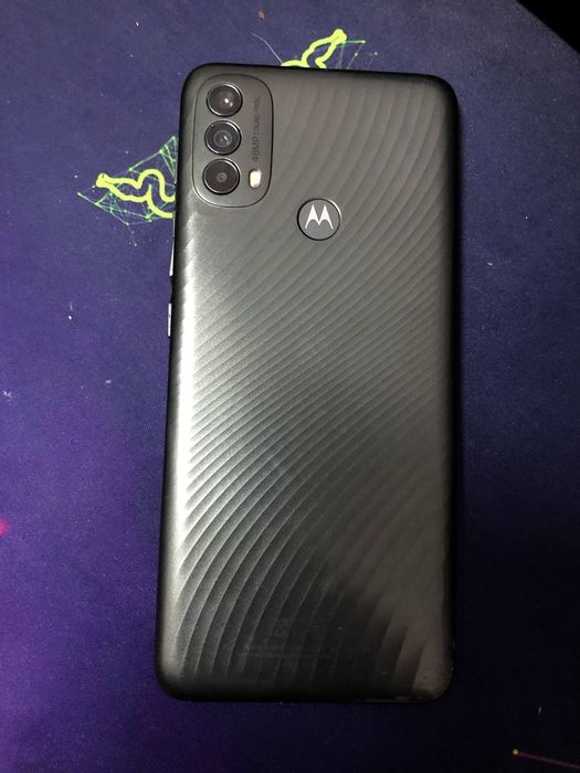 Телефон Motorola moto e40