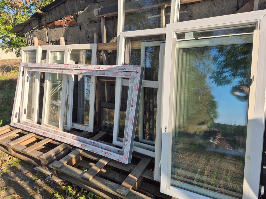 Oddam plastikowe skrzydła okienne