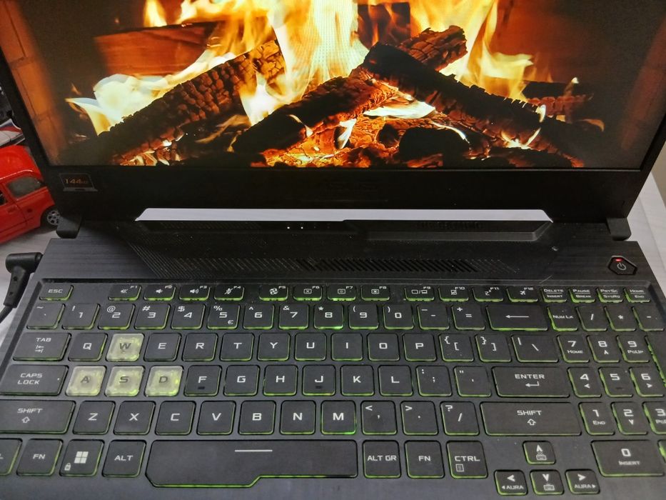 Asus tuff gaming f15 + myszka bez przewodowa