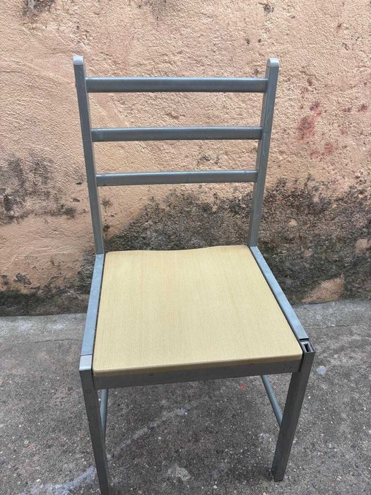 Cadeira de cozinha de ferro