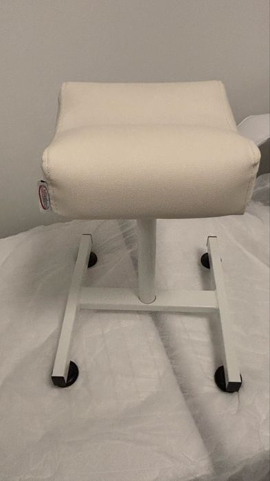 Podnóżek do fotela pedicure