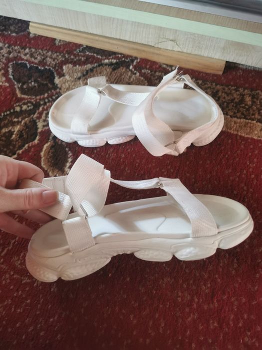 Босоніжки 36 розмір