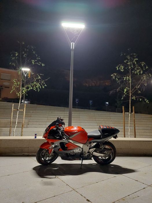 Suzuki GSXR SRAD 600 25KW Carta A2