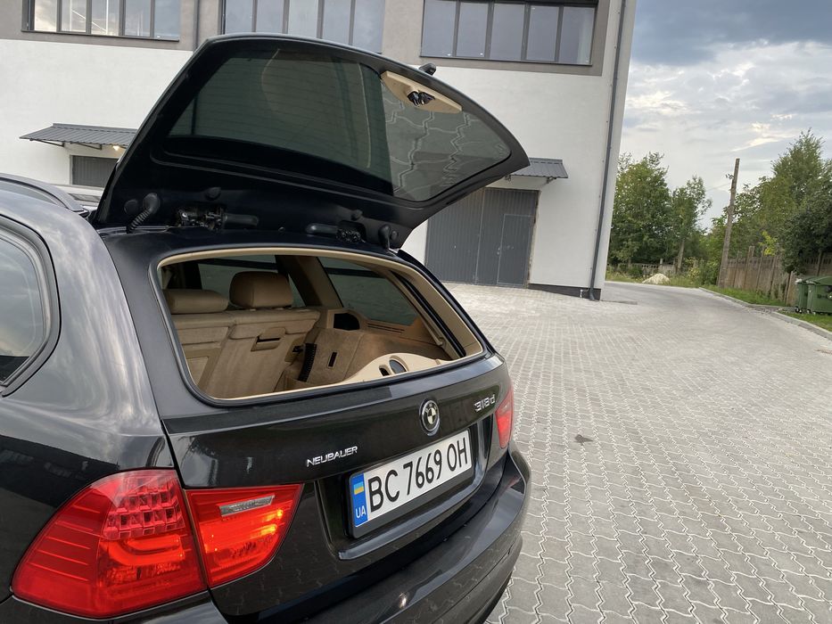 BMW e91 2.0d 2011