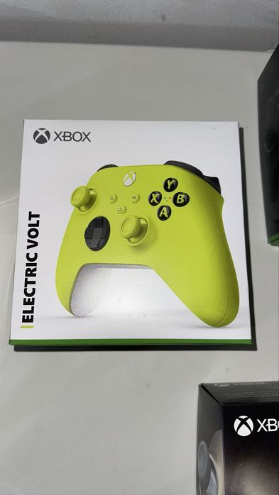 Comando xbox series x s starfield lunar shift gold shadow