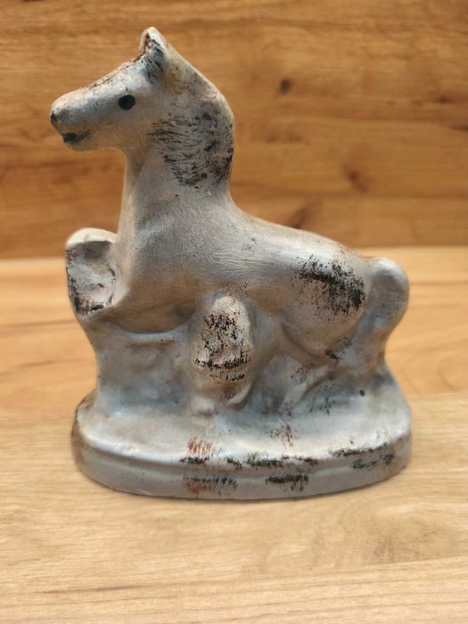 Figurka konia PRL