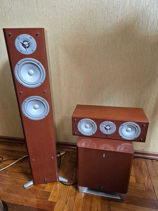 Продам AV-ресивер Yamaha RX-V559 + акустика 5.1 Yamaha NS-325