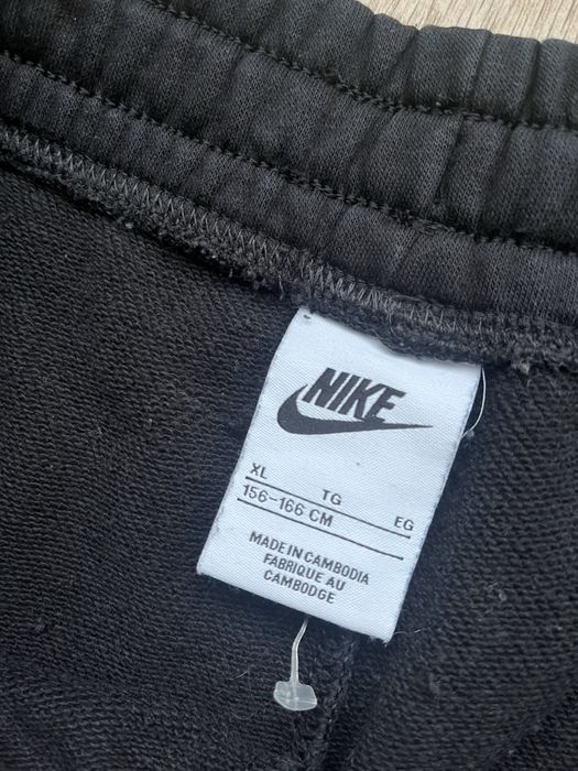 Спортивні штани Nike