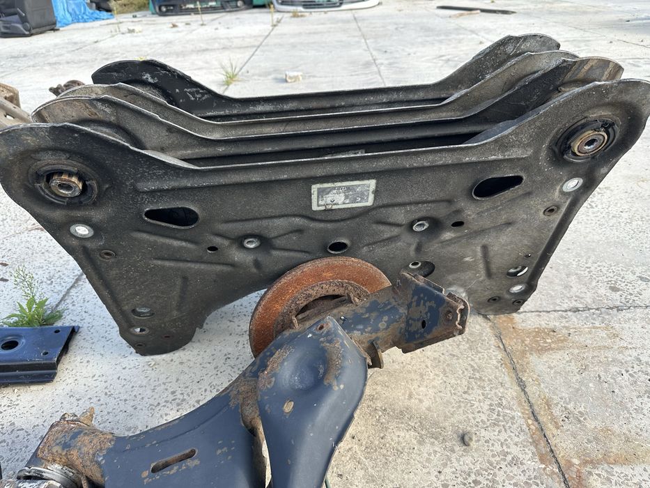 Підрамник передня балка Renault Trafic 2 Opel Vivaro 2 Nissan Primastar 2 2001-2014 рік