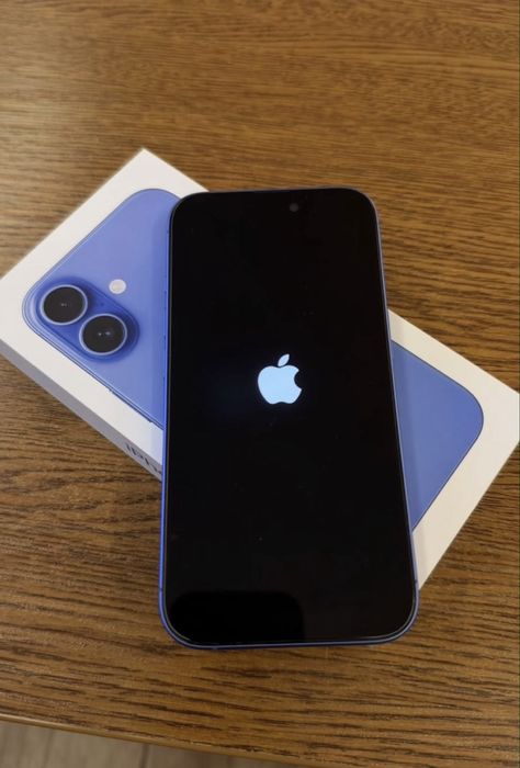 Iphone 16 niebieski
