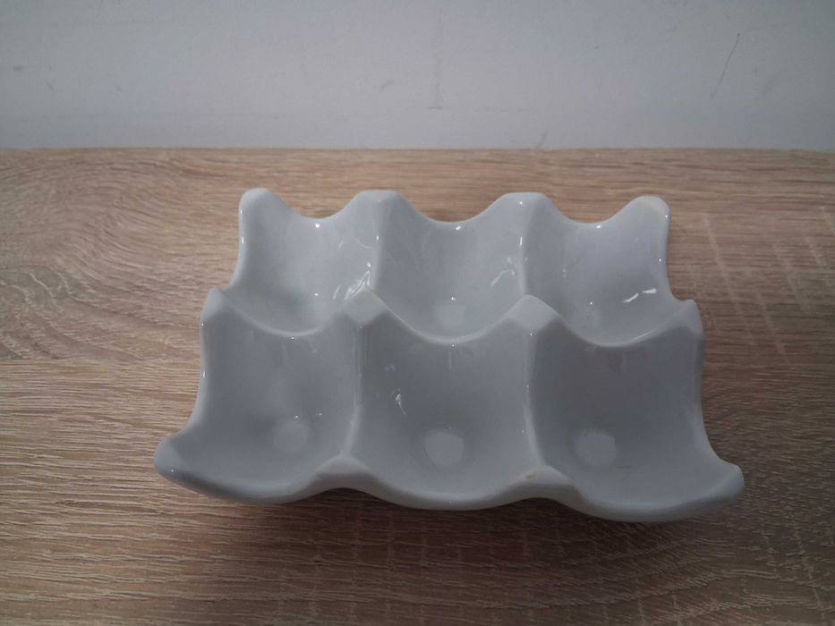 Obrusy trzy sztuki i pojemnik ceramiczny na jaka