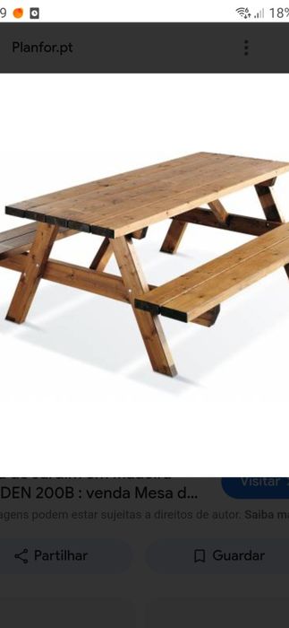 Mesa de jardim em madeira