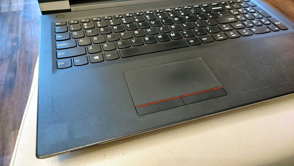 Elegancki LENOVO do gier i internetu - Win11 Office 8GB SSD256GB