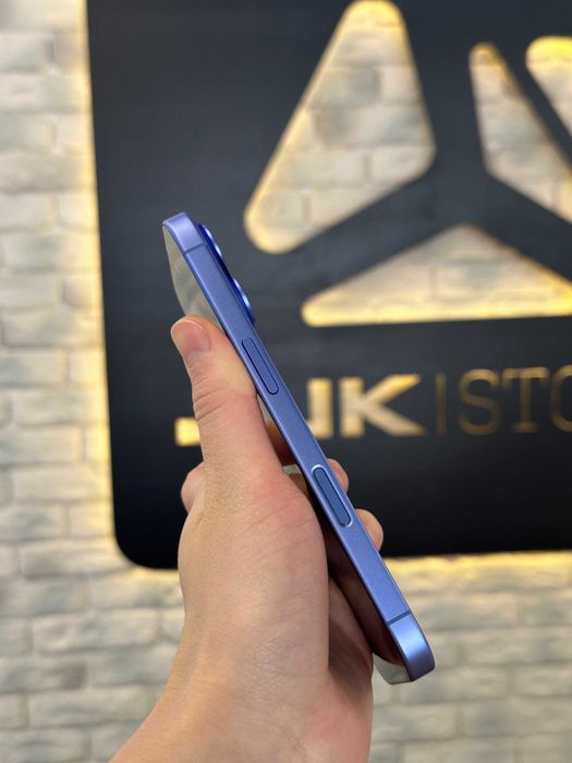 iPhone 16 128gb Ultramarine E-sim (Заблокований під оператора)