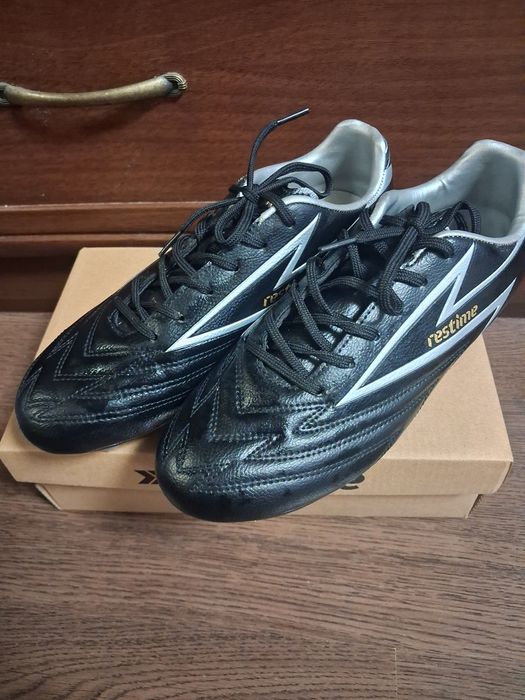 Продам буци для хлопця 40р.