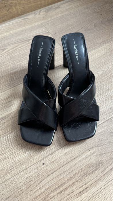 Босоніжки літні Bershka 38