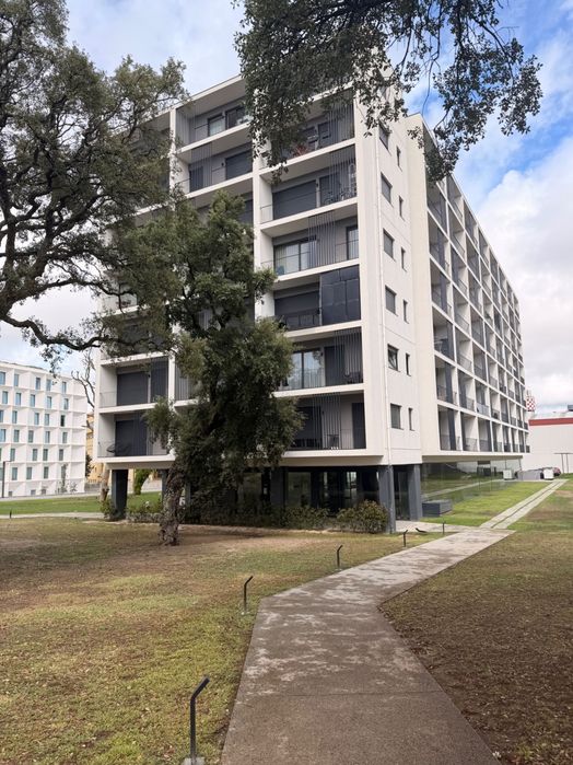 Apartamento T1 Porto - semi novo - parque dos sobreiros