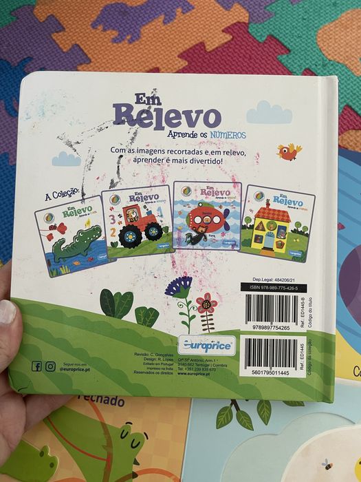 Livros coleção “em relevo”