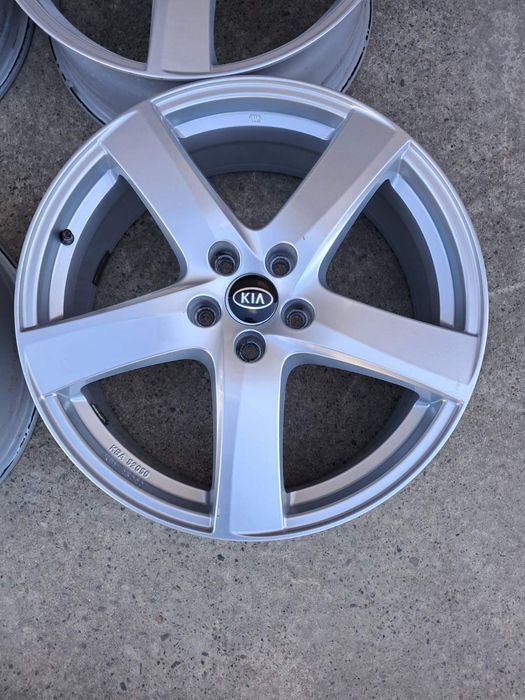 Диски 5 * 114.3 * R19 Alutec KIA HYUNDAI Toyota колісні диски 5 114.3 19 на різні моделі машин
