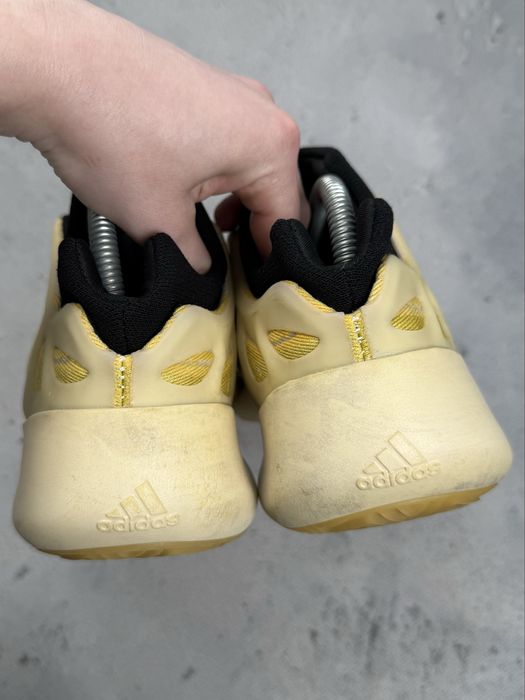 Buty Adidas Yeezy 700 V3 Safflower Glow In The Dark Sneakers Hype