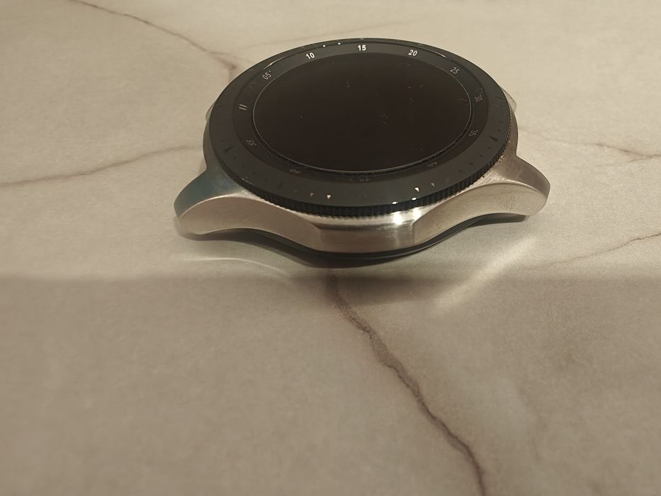 Samsung Galaxy Watch 46mm - JAK NOWY, 5-6 ładowań, Spigen, Szkło