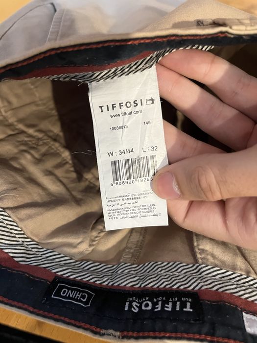 Calças bege Tiffosi Chino/Slim fit