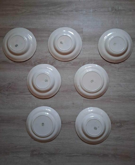 Vende-se Conjunto Pratos Antigos Sacavém