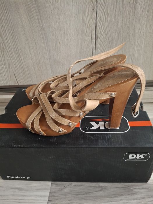 Buty różne wyprzedaż