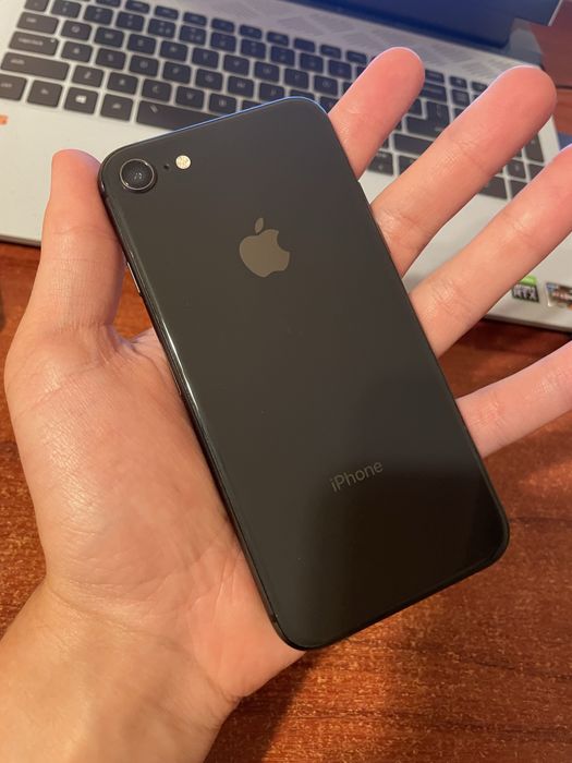  iPhone 8 64GB Space Gray 