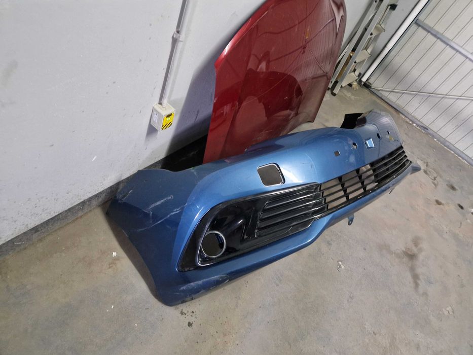 Sprzedam zderzak do toyoty auris II