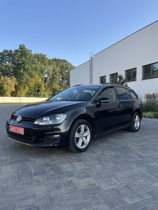 Продам автомобіль Golf 7 2015р 1.6 tdi МКПП