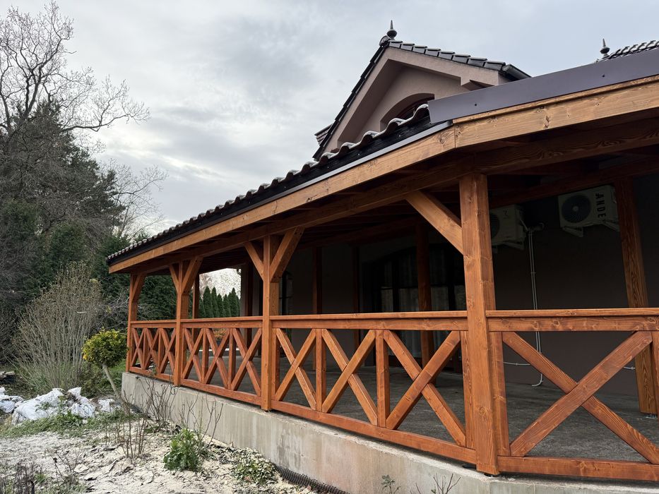 Zadaszenia tarasów. Wiaty samochodowe. Altany ogrodowe . Tarasy . Dach