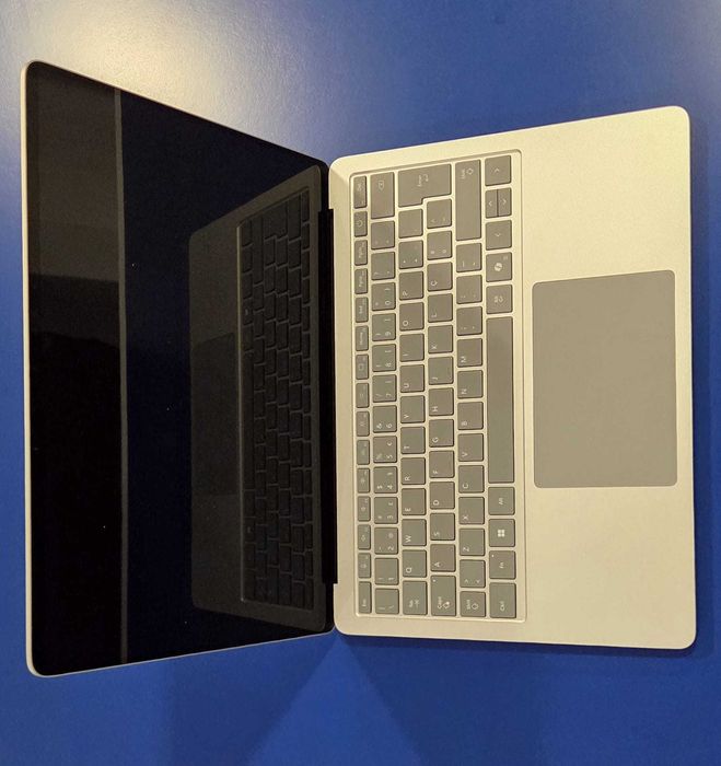 PC Surface laptop 7 - 13,8 polegadas - Copilot + PC - RAM: 16 GB - 512 GB SSD como novo (C/ fatura e garantia)