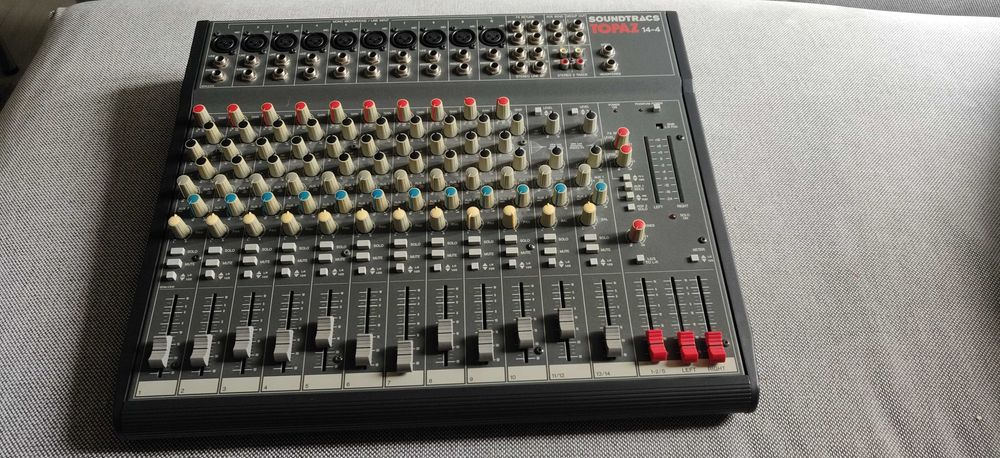 Mesa mistura Soundtracs Topaz 14-4