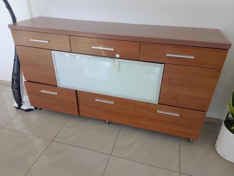 Sprzedam komodę komoda z szufladami 180cm