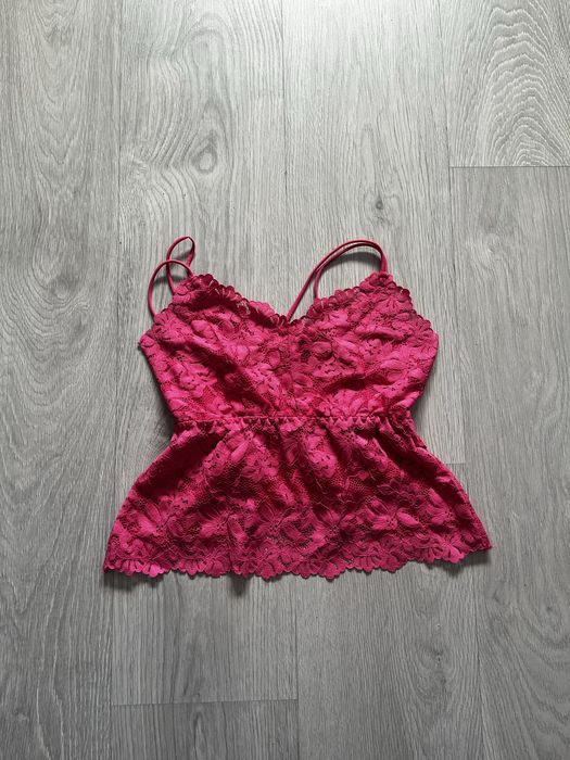 Top ZARA em renda cor de rosa