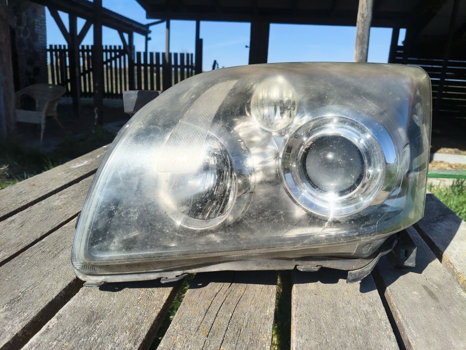Oryginalne lampy przednie Toyota Avensis T25 2007, nieuszkodzone
