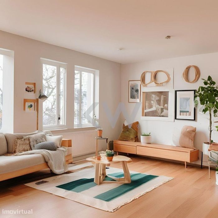 Apartamento T2 Renovado com Suíte e Espaço Open Space na Avenida Centr