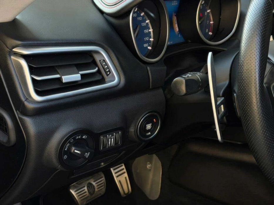 Maserati Ghibli      2019