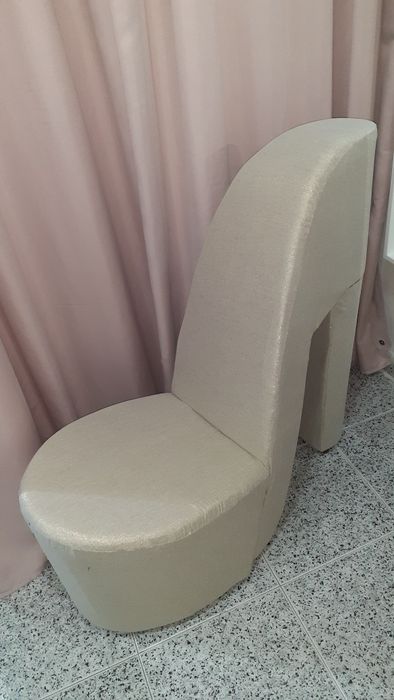 Poltrona Sapato Dourado