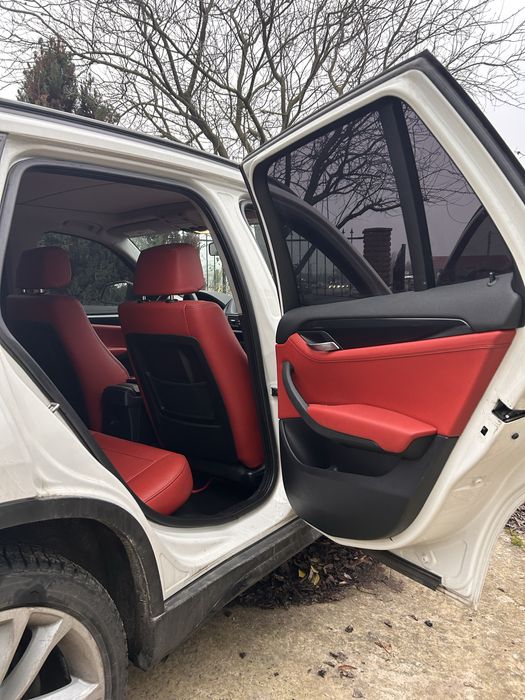 BMW x1 Xdrive28I 2013 року