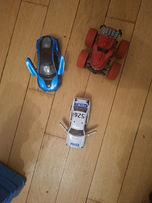 Zabawki, samochodziki