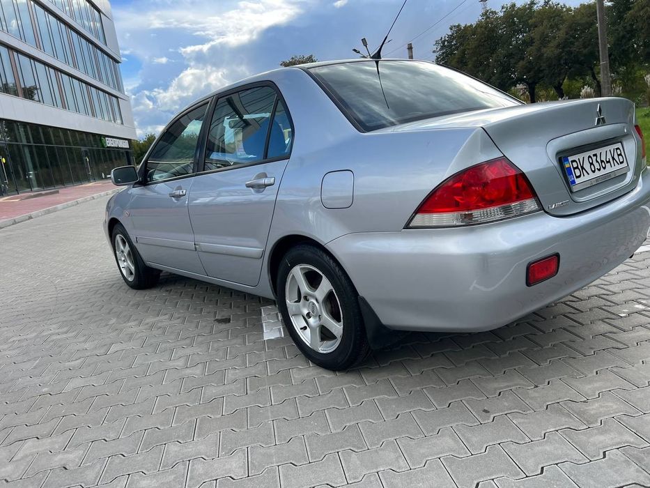 Mitsubishi lancer