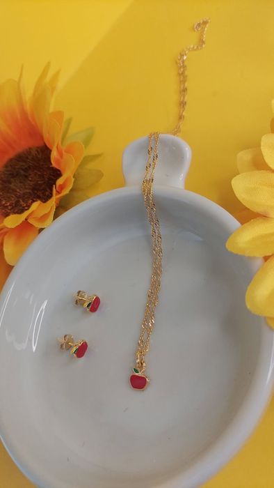 Conjunto coar e brincos infantil,  folheado a ouro 18, semijoia .