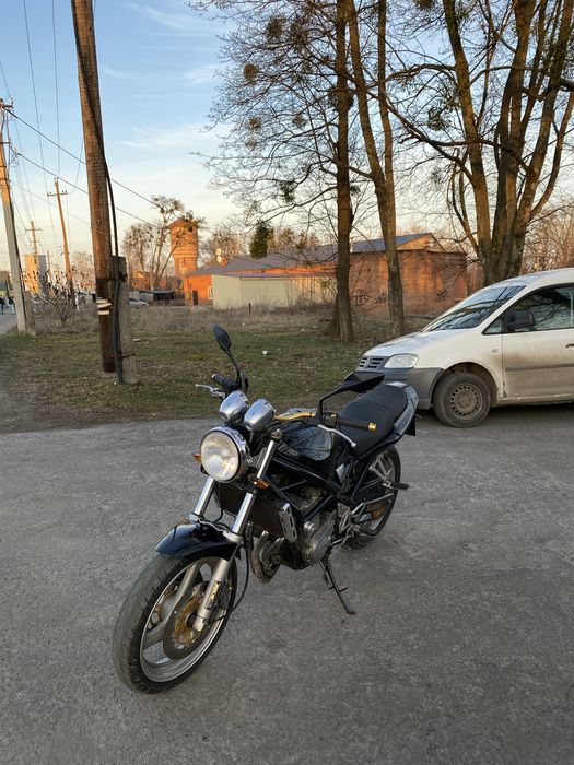 Продам мотоцикл Suzuki Bandit 400